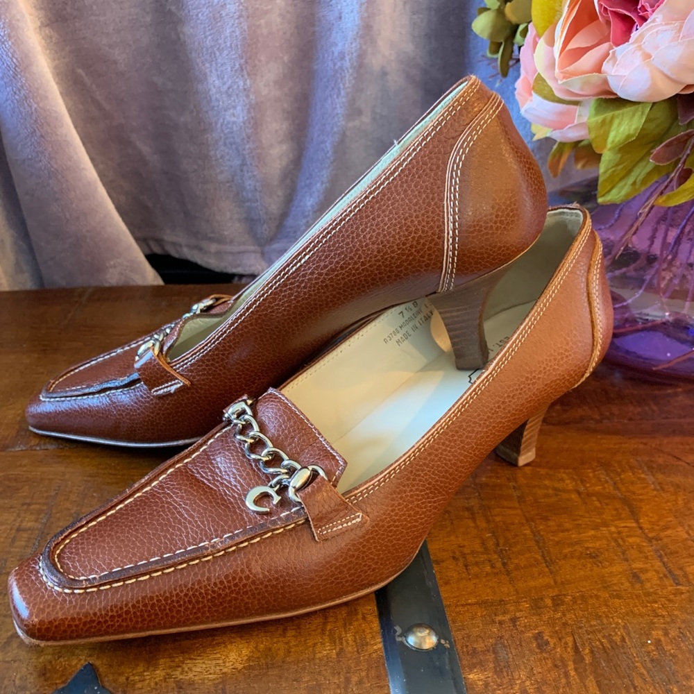 Coach brown kitten heels 7.5
